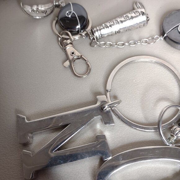 Lot Of 6 Nice Keychains - Picture 4 of 6